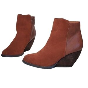 Very Volatile Brown Ankle Boots Rust Chunky Wood Heel Booties, Size 8, Preppy